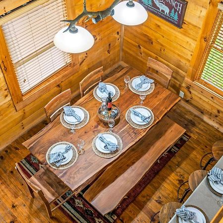 Charming Cabin W/ Hot Tub, Game Room, Top Location Pigeon Forge Esterno foto