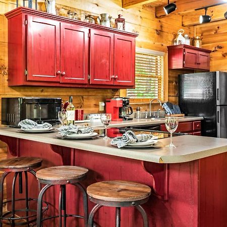 Charming Cabin W/ Hot Tub, Game Room, Top Location Pigeon Forge Esterno foto