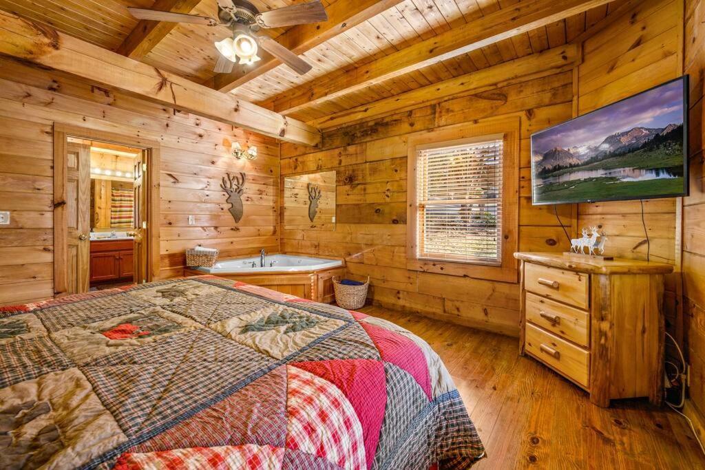 Charming Cabin W/ Hot Tub, Game Room, Top Location Pigeon Forge Esterno foto