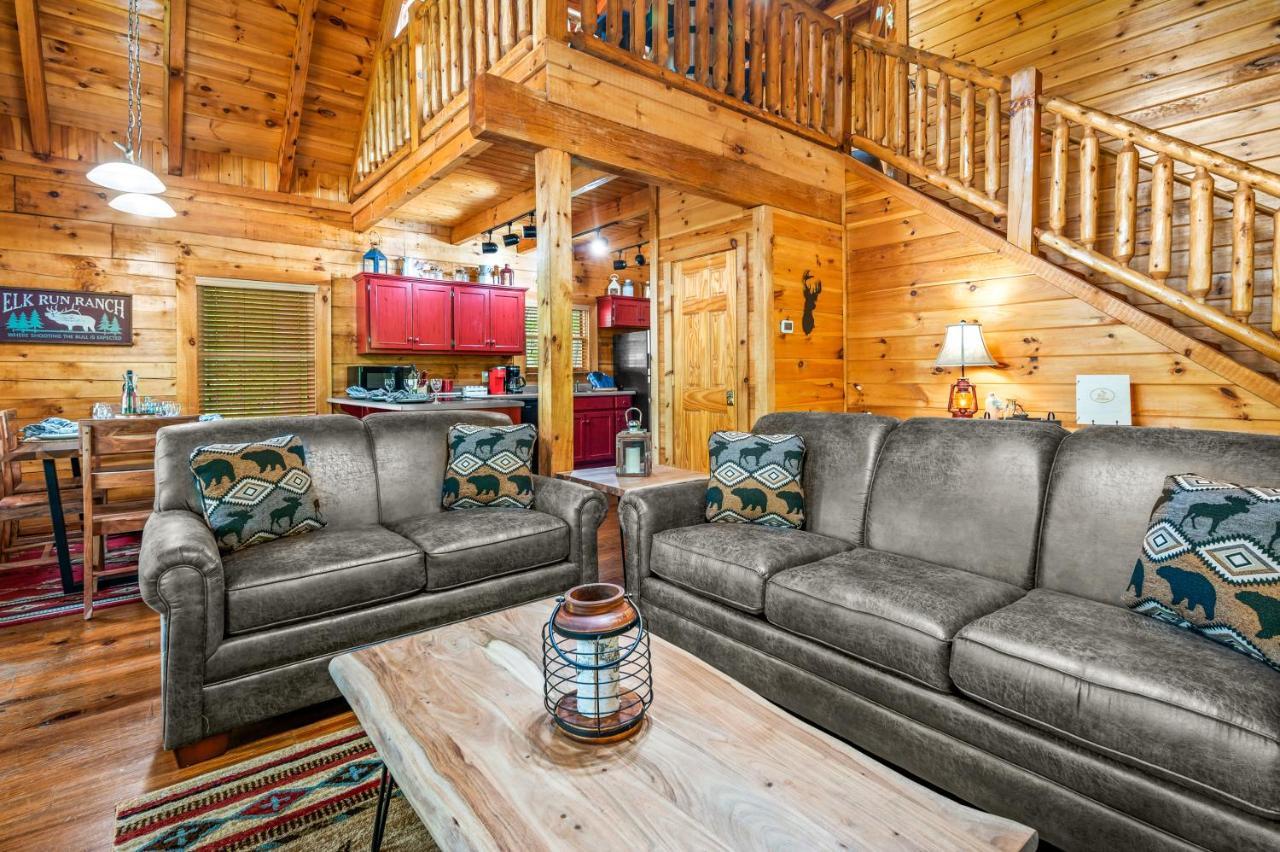 Charming Cabin W/ Hot Tub, Game Room, Top Location Pigeon Forge Esterno foto