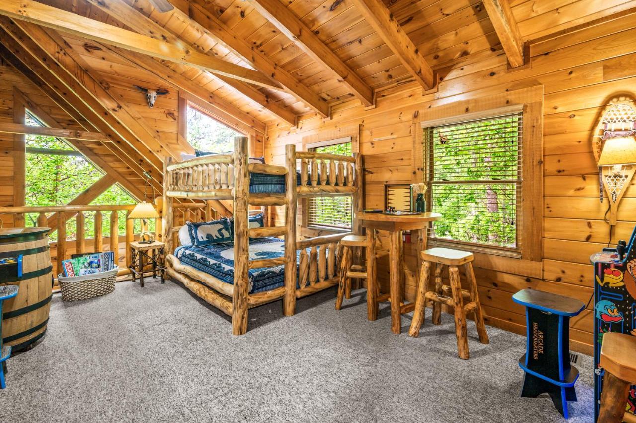 Charming Cabin W/ Hot Tub, Game Room, Top Location Pigeon Forge Esterno foto