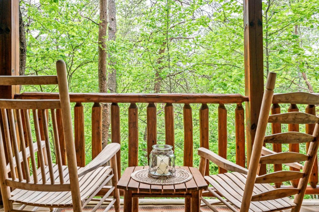 Charming Cabin W/ Hot Tub, Game Room, Top Location Pigeon Forge Esterno foto